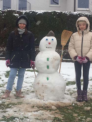 Amelia im Schnee