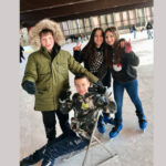 Schüler beim Eislaufen
