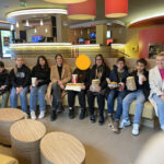 kinobesuch-Gruppenbild Klasse 9 im cineplex